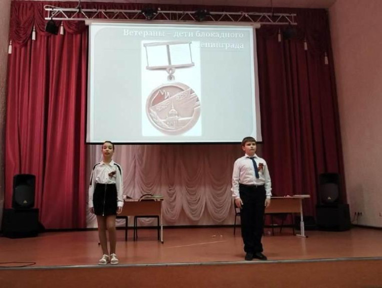 В голодной петле.